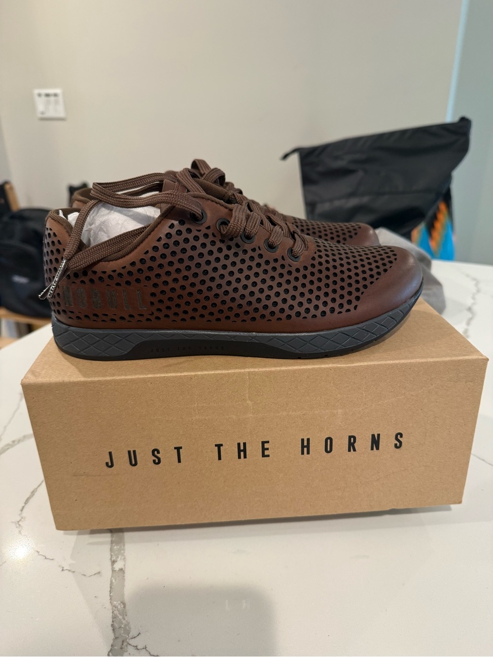 NOBULL NWT LEATHER TRAINER dark brown/dark grey